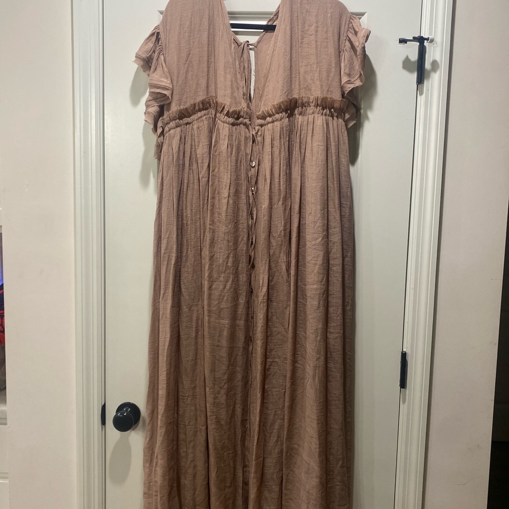 Vici Tan Maxi Dress